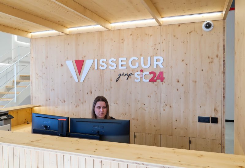 Vissegur-4 vissegur, sistemas de seguridad, protección contra incendios, central receptora de alarmas, control de accesos, vigilantes de seguridad, reus, tarragona